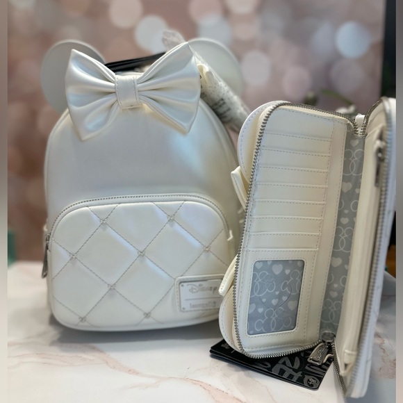 NWT! Wedding Loungefly Minnie Mouse Iridescent Pearl Backpack and Wallet Combo - Picture 14 of 14